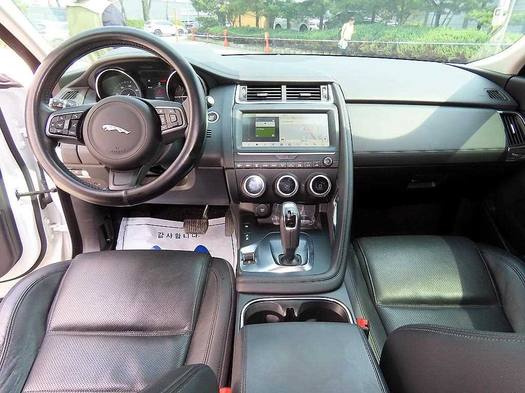 재규어 E-PACE D180 S 이미지 7