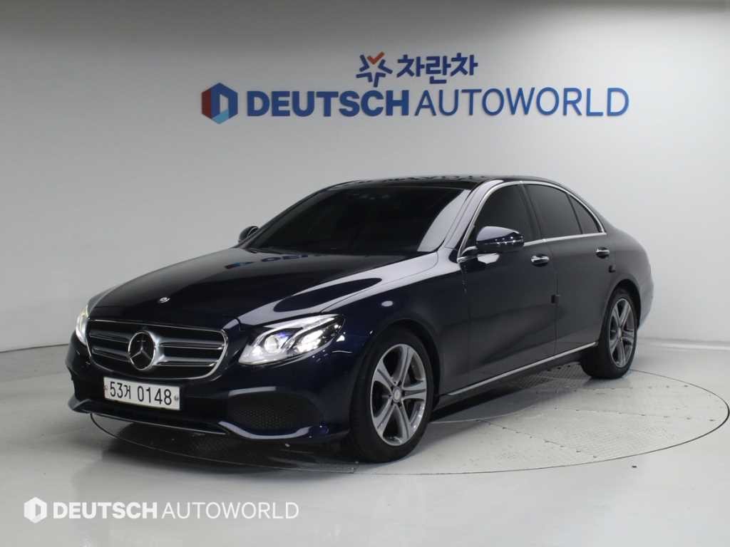 벤츠 E 클래스 E-클래스 W213 E300 4MATIC 아방가르드인텔리전트드라이브 이미지 1
