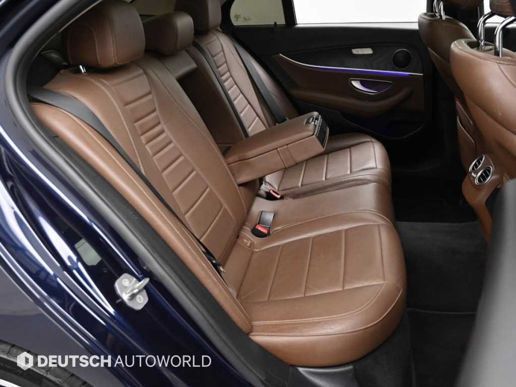 벤츠 E 클래스 E-클래스 W213 E300 4MATIC 아방가르드인텔리전트드라이브 이미지 12