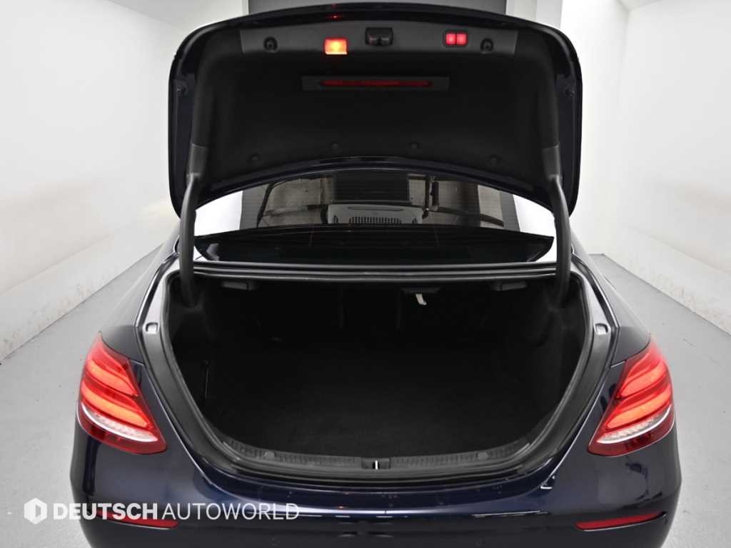 벤츠 E 클래스 E-클래스 W213 E300 4MATIC 아방가르드인텔리전트드라이브 이미지 19
