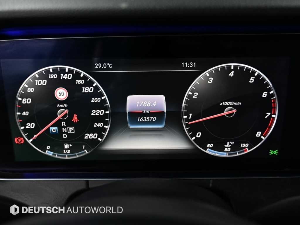 벤츠 E 클래스 E-클래스 W213 E300 4MATIC 아방가르드인텔리전트드라이브 이미지 8