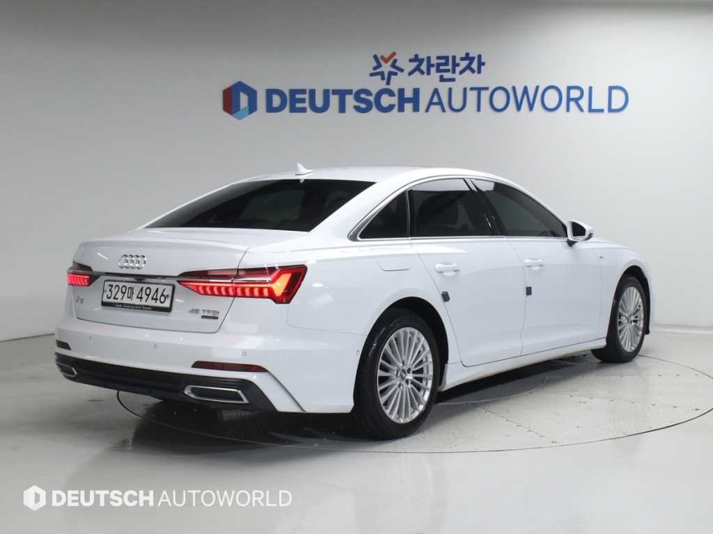아우디 A6 A6 (C8) 45 TFSI 콰트로 프리미엄 이미지 2