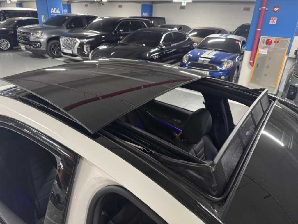 벤츠 E 클래스 E-클래스 W213 E300 4MATIC AMG LINE 이미지 15