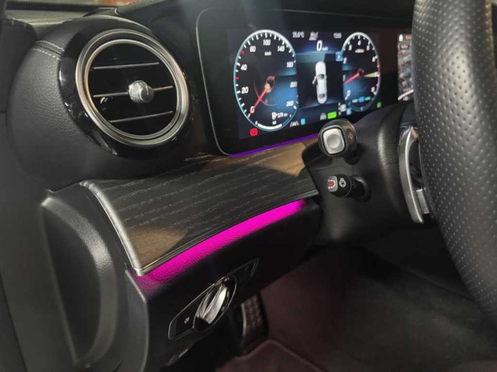 벤츠 E 클래스 E-클래스 W213 E300 4MATIC AMG LINE 이미지 17