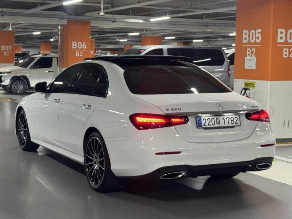 벤츠 E 클래스 E-클래스 W213 E300 4MATIC AMG LINE 이미지 3