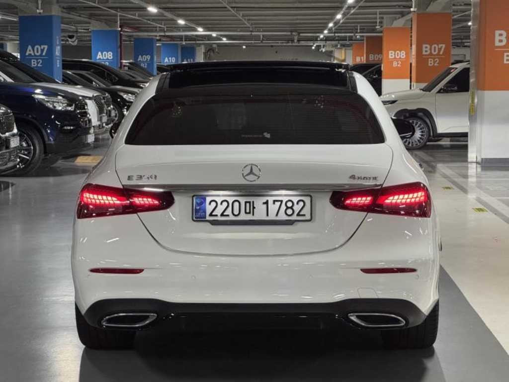 벤츠 E 클래스 E-클래스 W213 E300 4MATIC AMG LINE 이미지 4