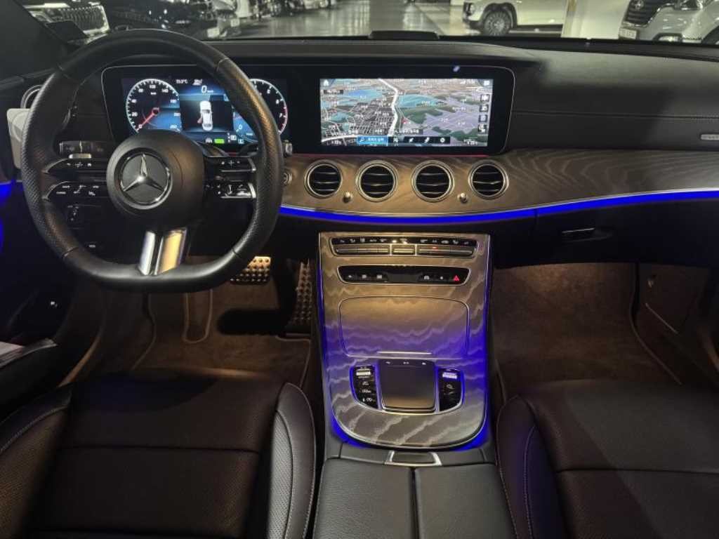 벤츠 E 클래스 E-클래스 W213 E300 4MATIC AMG LINE 이미지 7