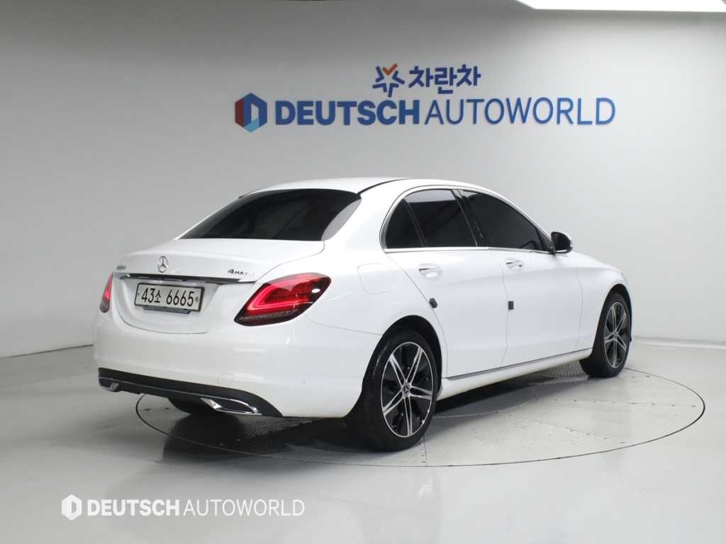 벤츠 C 클래스 C클래스 W205 C220 d 4MATIC 익스클루시브 이미지 2