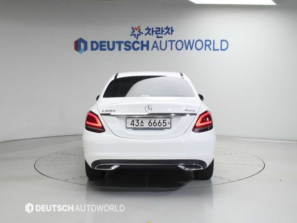 벤츠 C 클래스 C클래스 W205 C220 d 4MATIC 익스클루시브 이미지 4