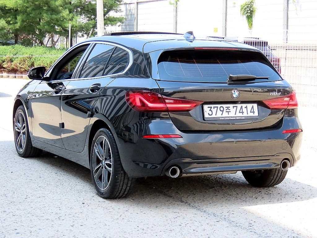 BMW 1시리즈 1시리즈 (F40) 118d 스포츠 이미지 3