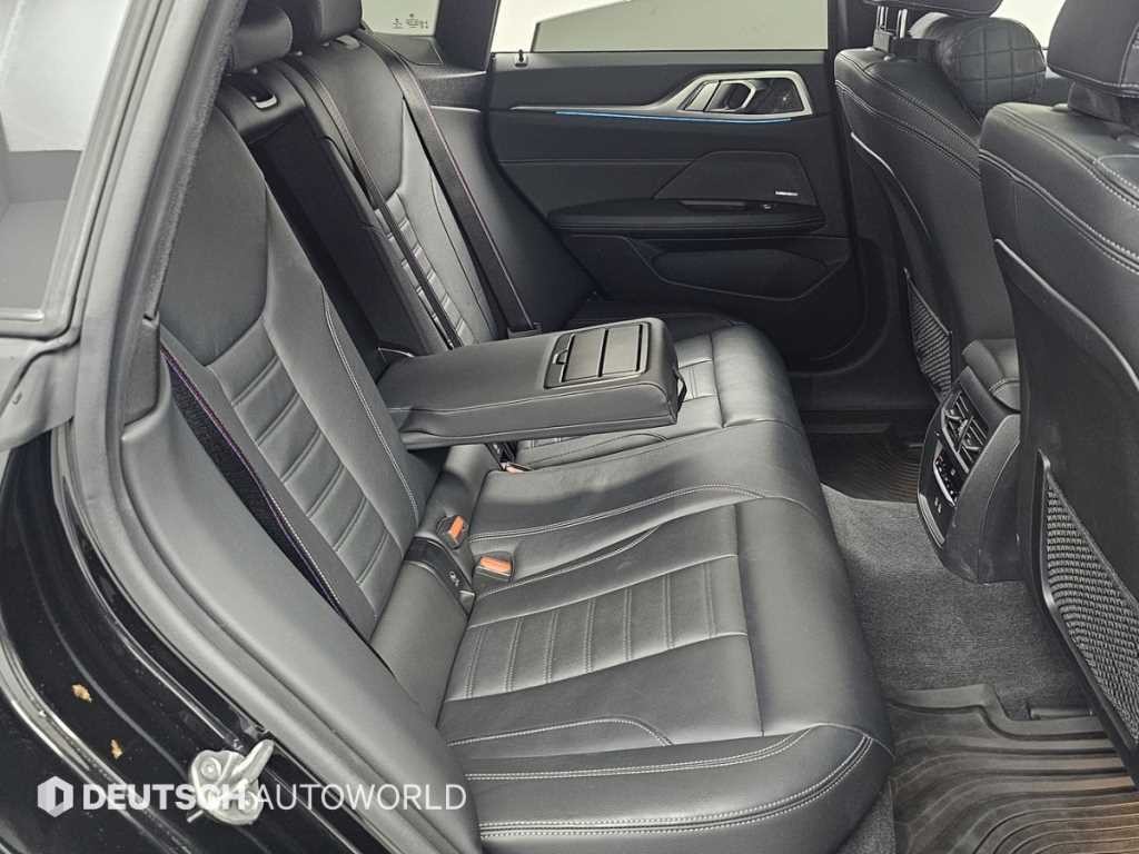 BMW i4 eDrive 40 M 스포츠 프로 이미지 12