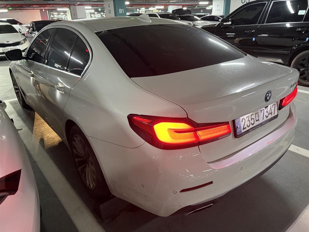 BMW 5시리즈 5시리즈 (G30) 530e 럭셔리 이미지 4
