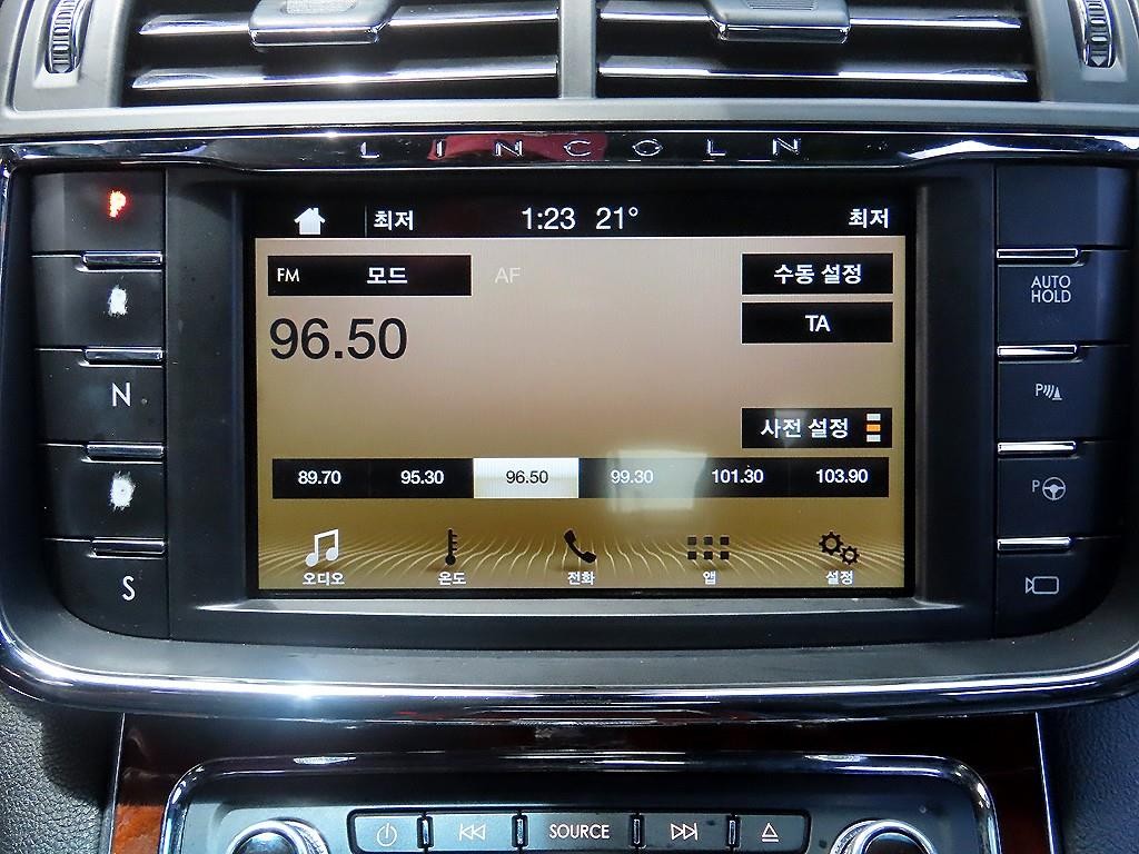 링컨 컨티넨탈 컨티넨탈 10세대 3.0 AWD 이미지 13