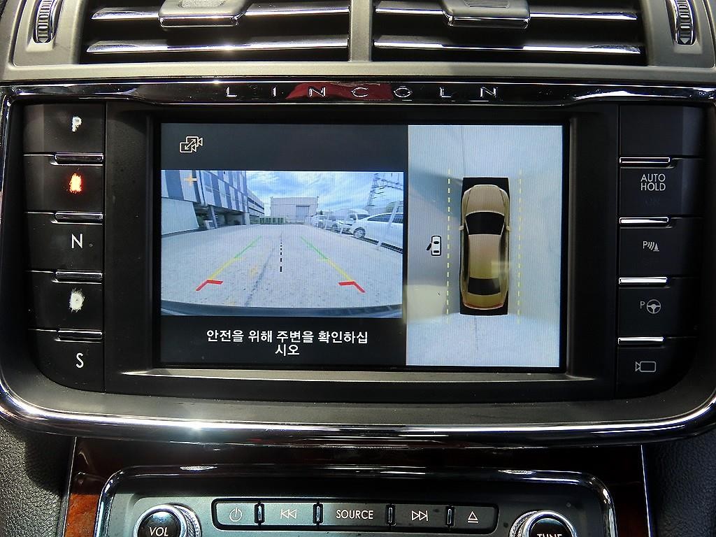 링컨 컨티넨탈 컨티넨탈 10세대 3.0 AWD 이미지 14