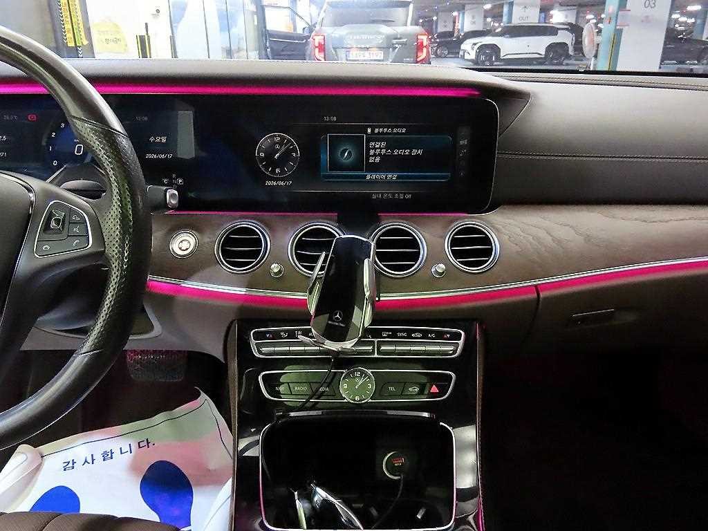 벤츠 E 클래스 E-클래스 W213 E300 4MATIC 익스클루시브 이미지 11
