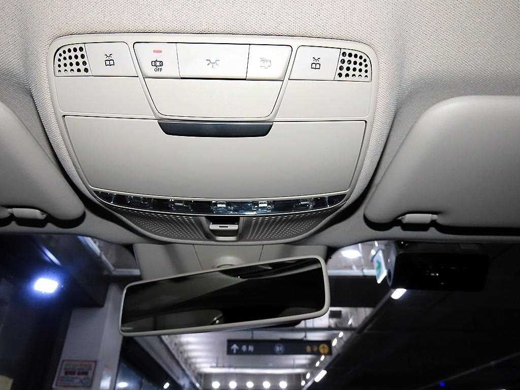 벤츠 E 클래스 E-클래스 W213 E300 4MATIC 익스클루시브 이미지 13