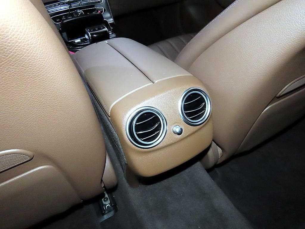 벤츠 E 클래스 E-클래스 W213 E300 4MATIC 익스클루시브 이미지 14
