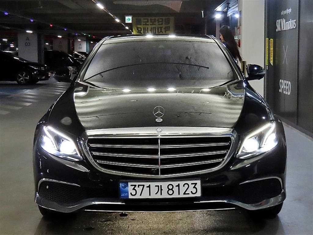 벤츠 E 클래스 E-클래스 W213 E300 4MATIC 익스클루시브 이미지 2