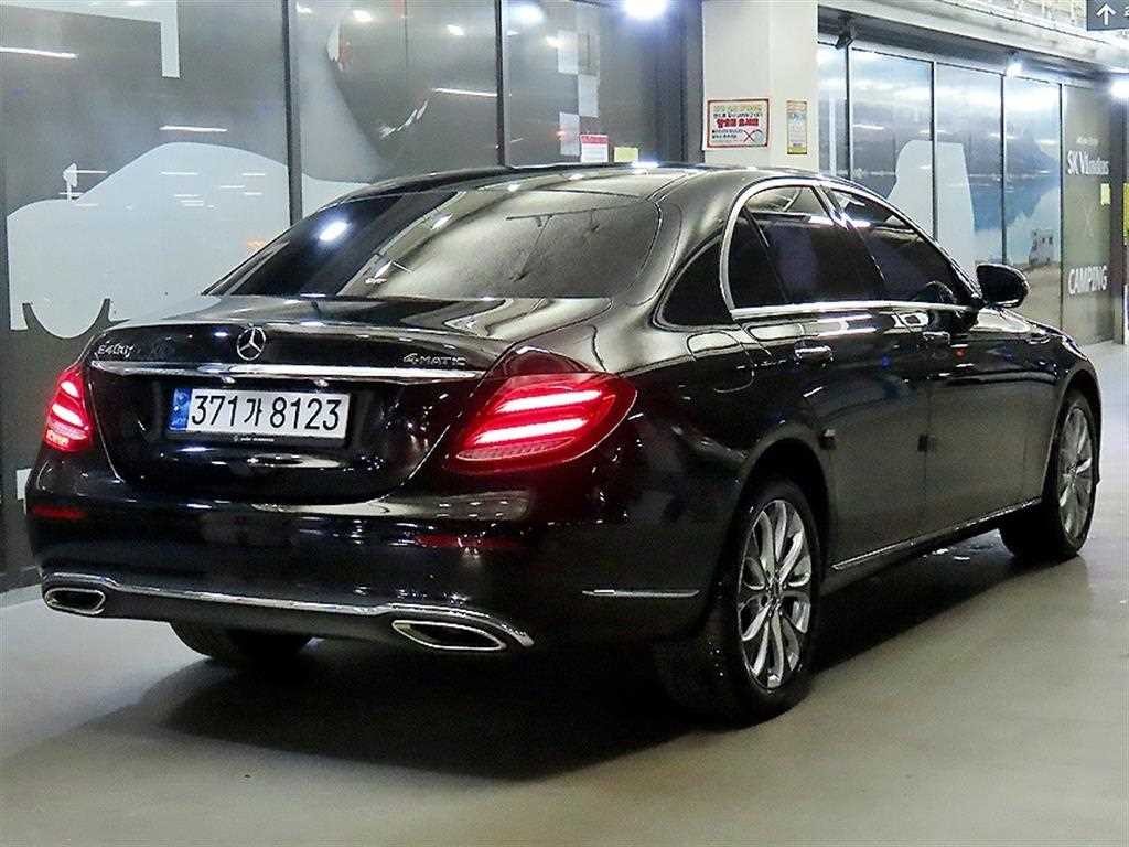 벤츠 E 클래스 E-클래스 W213 E300 4MATIC 익스클루시브 이미지 4