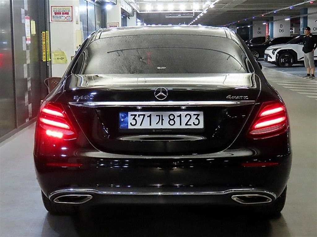 벤츠 E 클래스 E-클래스 W213 E300 4MATIC 익스클루시브 이미지 5