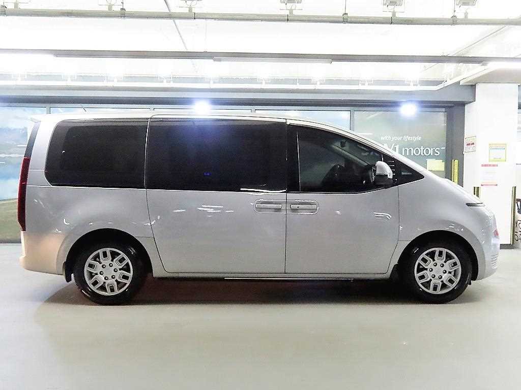 현대 스타리아 2WD 디젤 투어러 모던 11인승 이미지 3