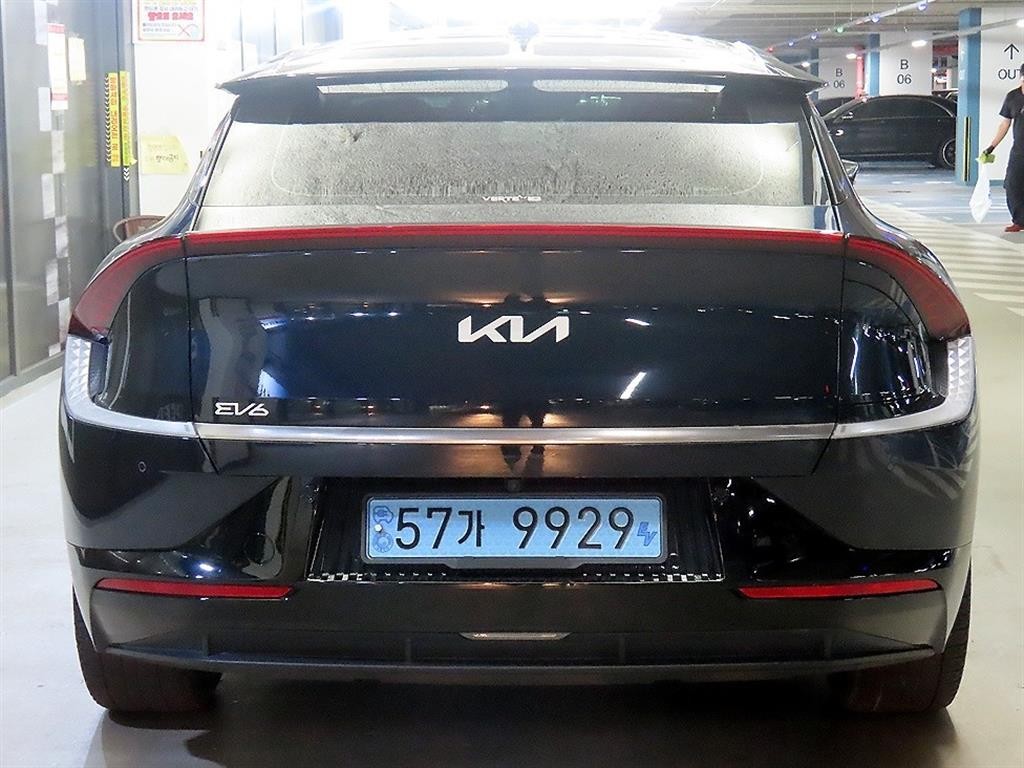 기아 EV6 롱레인지 어스 이미지 5