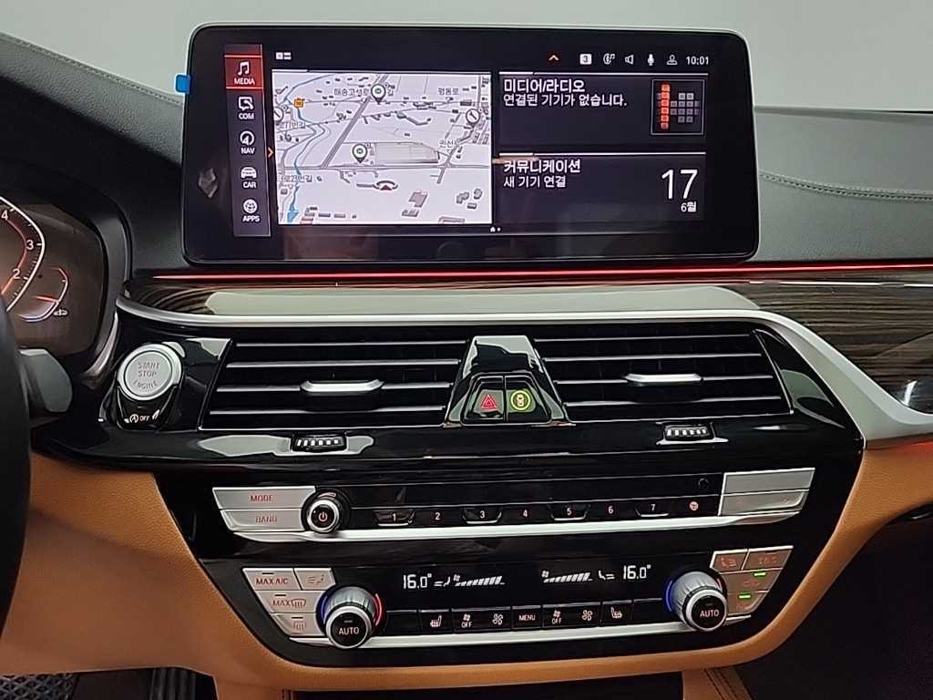 BMW 5시리즈 5시리즈 (G30) 520i 럭셔리 이미지 10