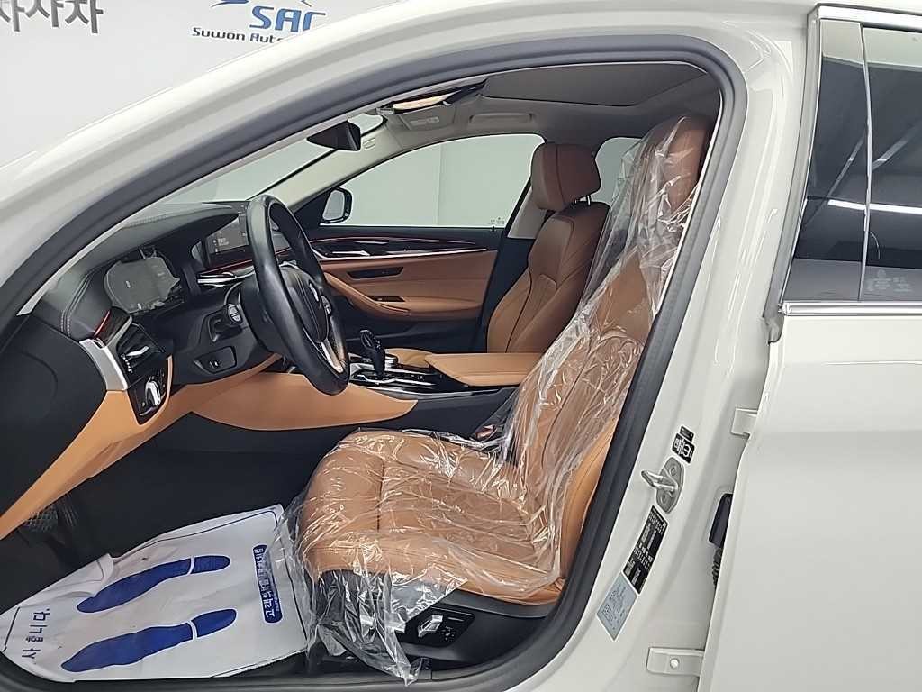 BMW 5시리즈 5시리즈 (G30) 520i 럭셔리 이미지 11