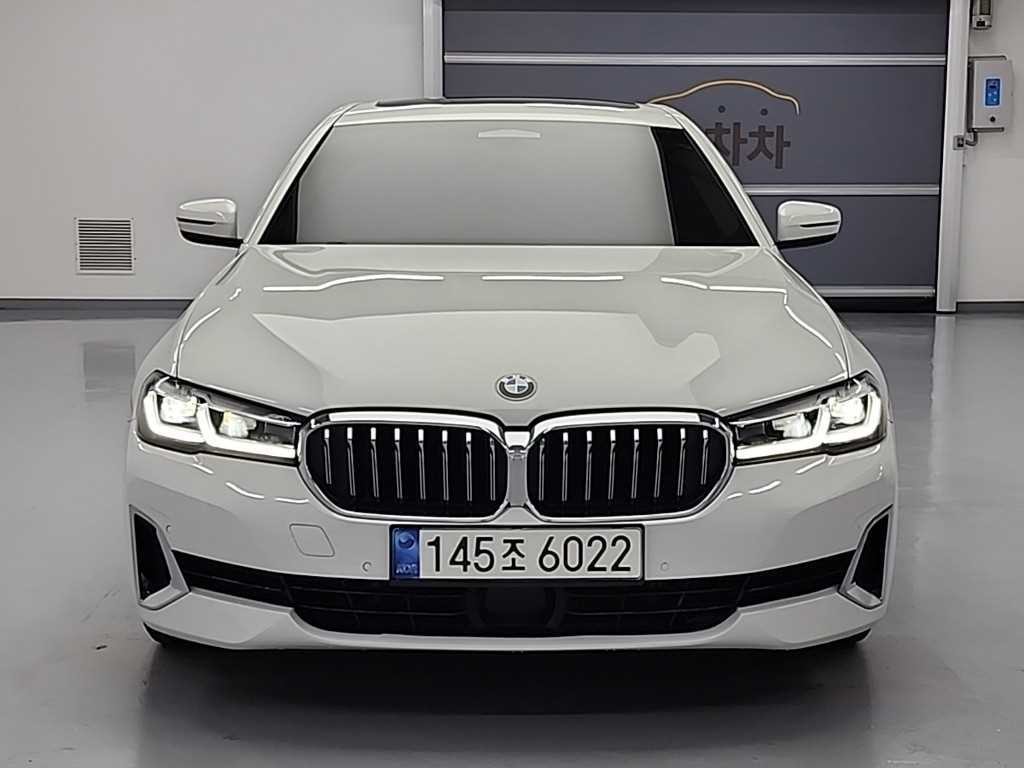 BMW 5시리즈 5시리즈 (G30) 520i 럭셔리 이미지 2