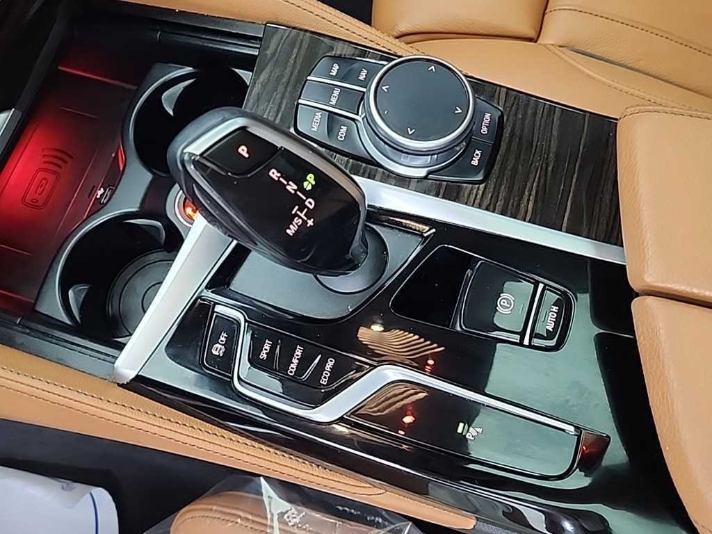 BMW 5시리즈 5시리즈 (G30) 520i 럭셔리 이미지 8