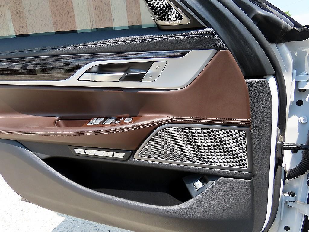 BMW 7시리즈 7시리즈 (G11) 740d xDrive M 스포츠 이미지 12