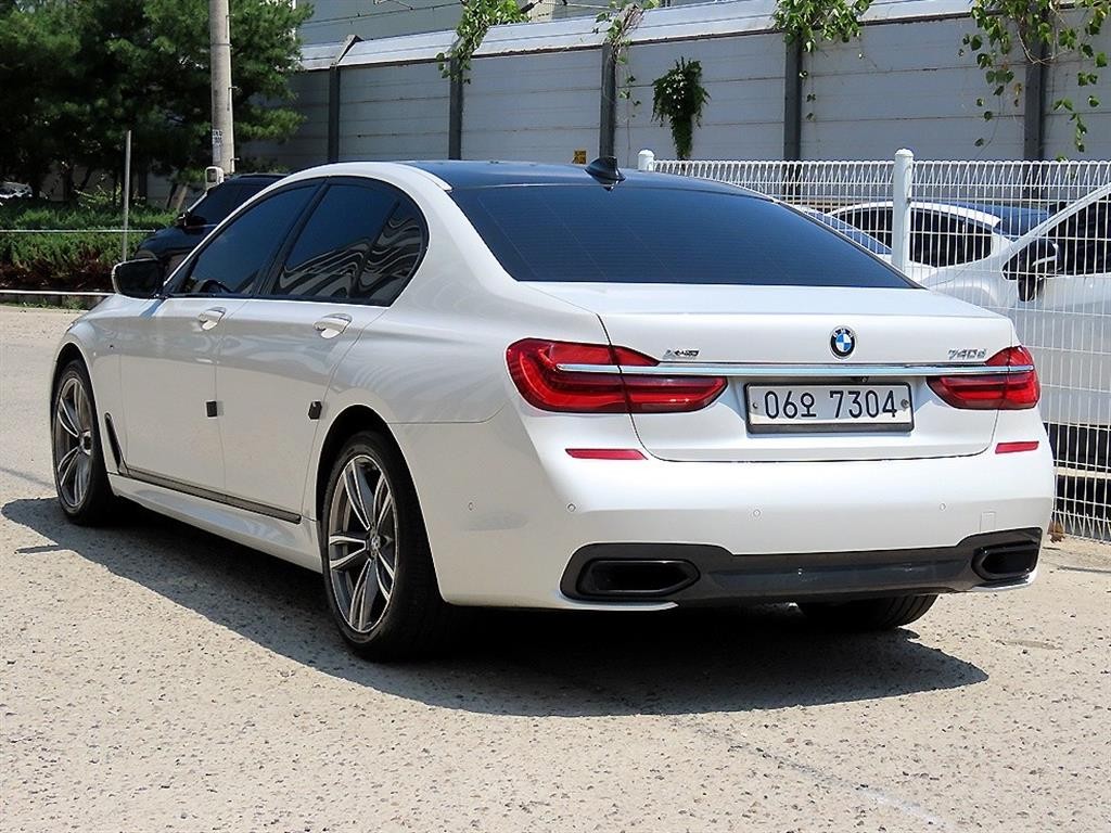 BMW 7시리즈 7시리즈 (G11) 740d xDrive M 스포츠 이미지 3