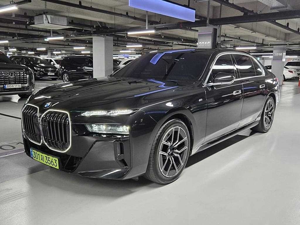 BMW 7시리즈 7시리즈 (G70) 740d xDrive M 스포츠 이미지 2
