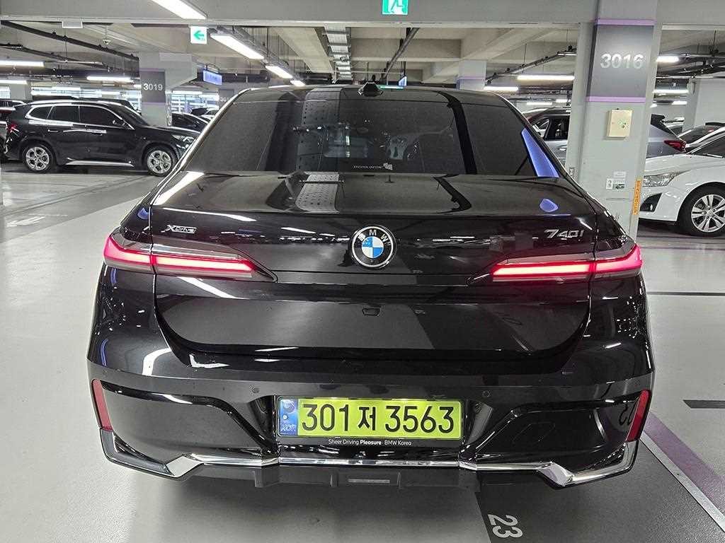 BMW 7시리즈 7시리즈 (G70) 740d xDrive M 스포츠 이미지 4