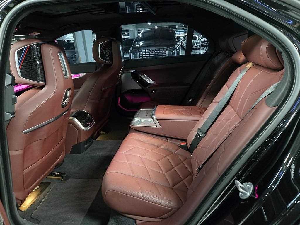 BMW 7시리즈 7시리즈 (G70) 740d xDrive M 스포츠 이미지 6