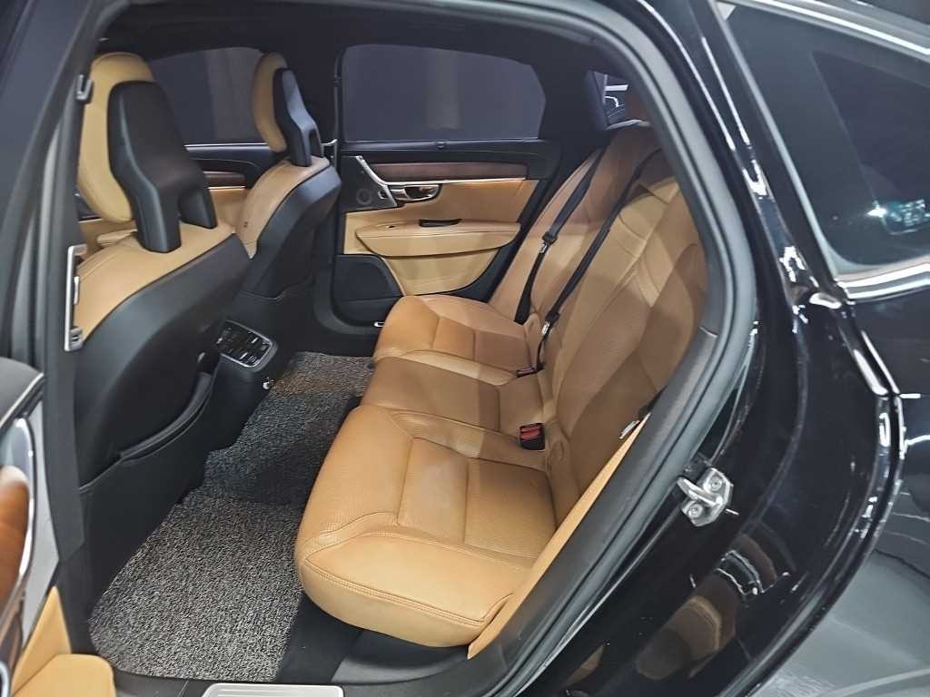 볼보 S90 D5 AWD 인스크립션 이미지 12