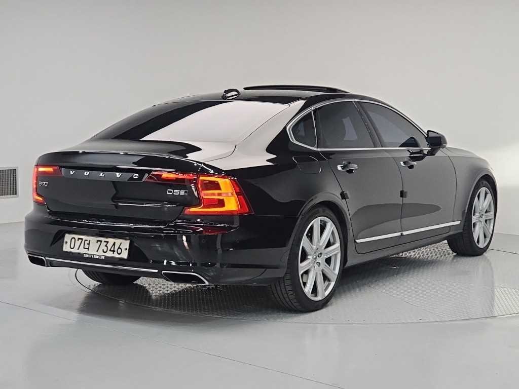볼보 S90 D5 AWD 인스크립션 이미지 4
