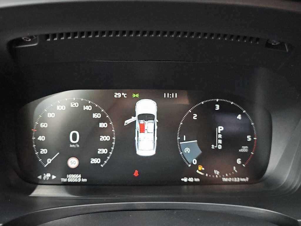 볼보 S90 D5 AWD 인스크립션 이미지 6