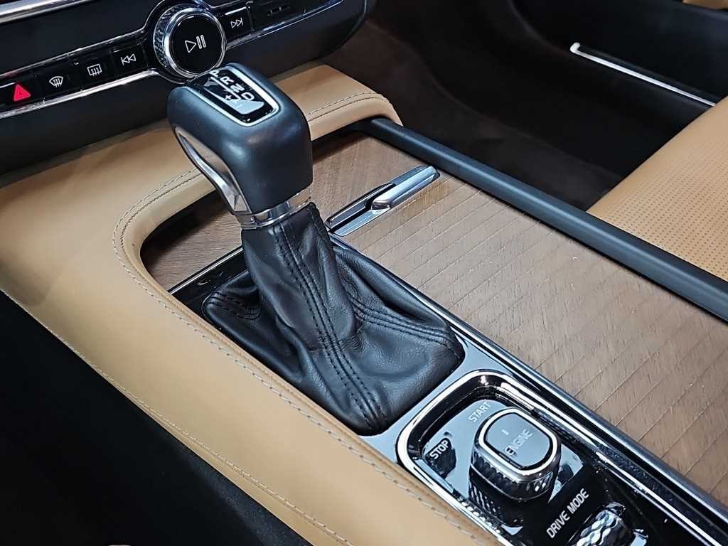 볼보 S90 D5 AWD 인스크립션 이미지 8
