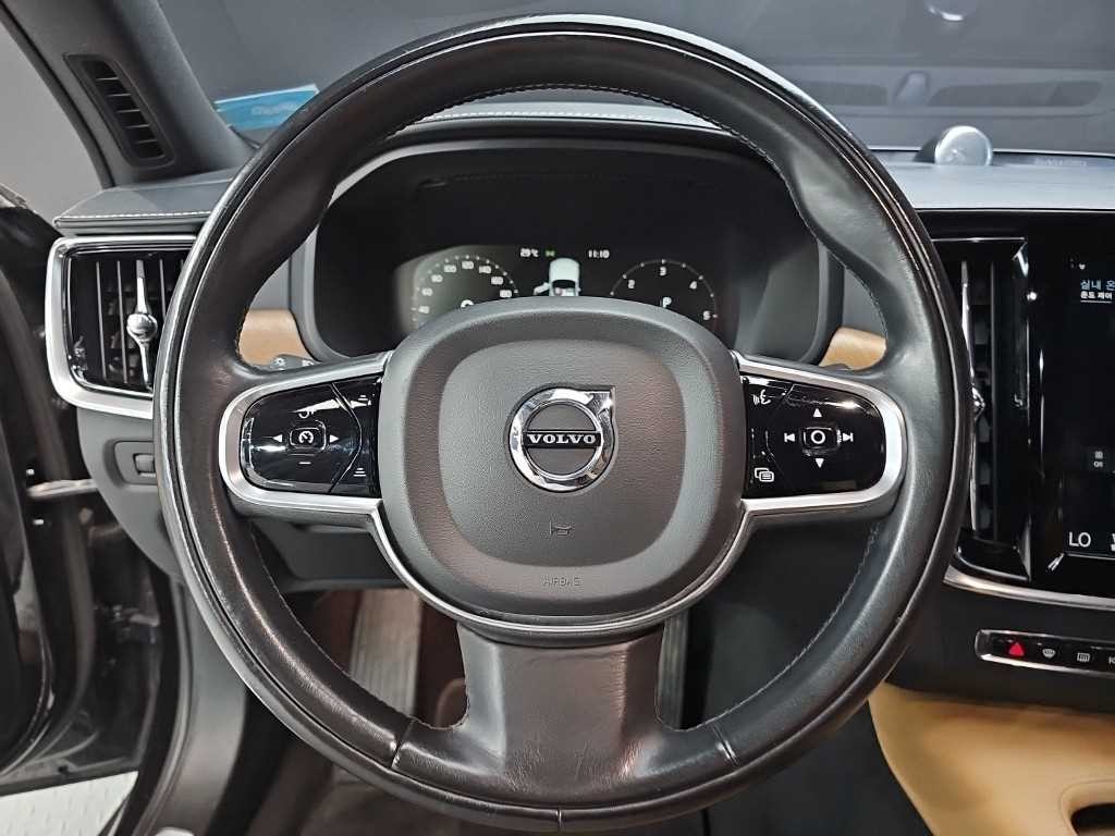 볼보 S90 D5 AWD 인스크립션 이미지 9