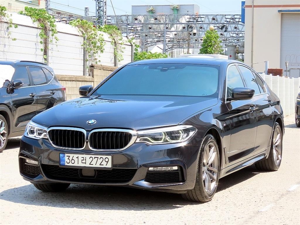 BMW 5시리즈 5시리즈 (G30) 530i xDrive M 스포츠 플러스 이미지 2