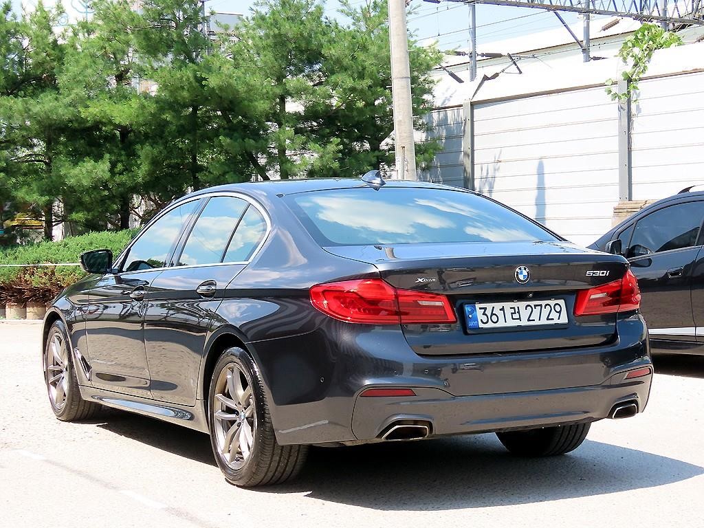 BMW 5시리즈 5시리즈 (G30) 530i xDrive M 스포츠 플러스 이미지 3