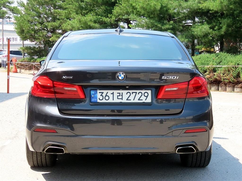 BMW 5시리즈 5시리즈 (G30) 530i xDrive M 스포츠 플러스 이미지 4