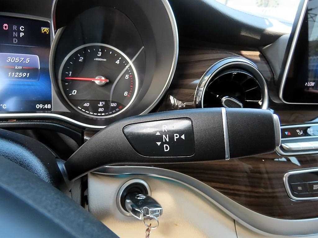벤츠 V 클래스 V클래스 V300 d 이미지 11
