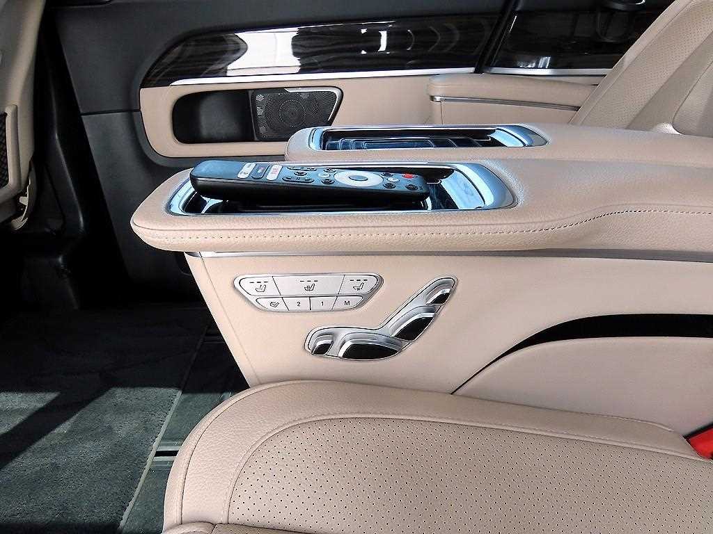 벤츠 V 클래스 V클래스 V300 d 이미지 13