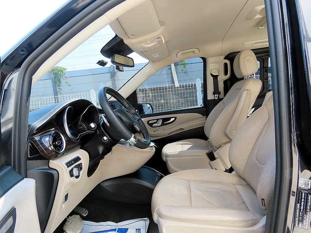 벤츠 V 클래스 V클래스 V300 d 이미지 5