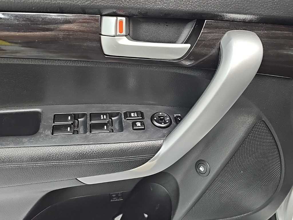 기아 쏘렌토 쏘렌토 R 디젤 2WD 2.0 TLX 최고급형 이미지 15