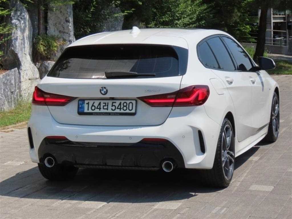BMW 1시리즈 1시리즈 (F40) 120i M 스포츠 이미지 3