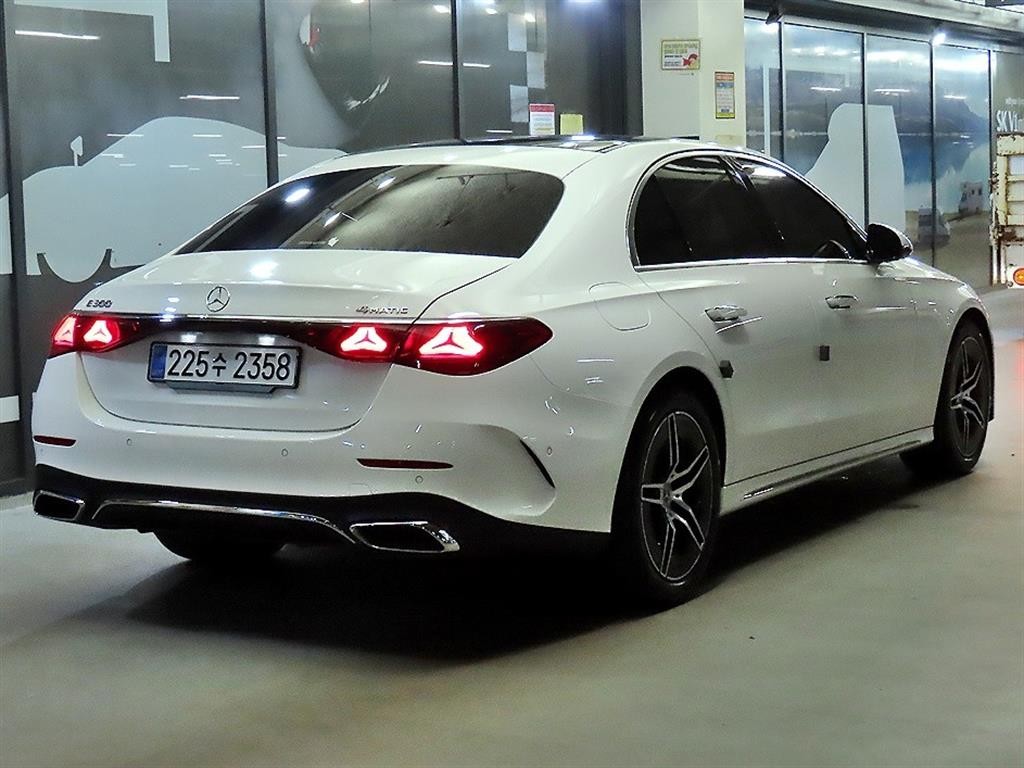 벤츠 E 클래스 E-클래스 W214 E300 4MATIC AMG Line 이미지 4