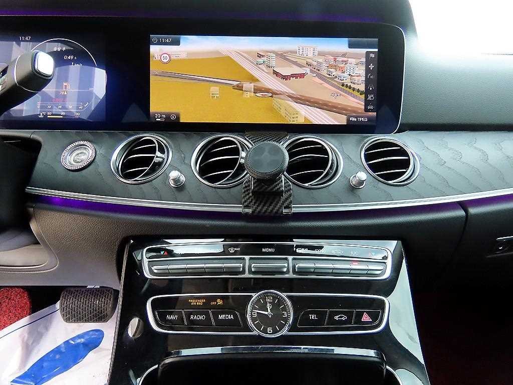 벤츠 E 클래스 E-클래스 W213 E300 아방가르드 인텔리전트 드라이브 이미지 14